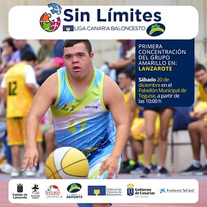 Joven jugador de baloncesto en acción en un partido en Lanzarote, con público en las gradas y jugando con un balón amarillo en una cancha cubierta.