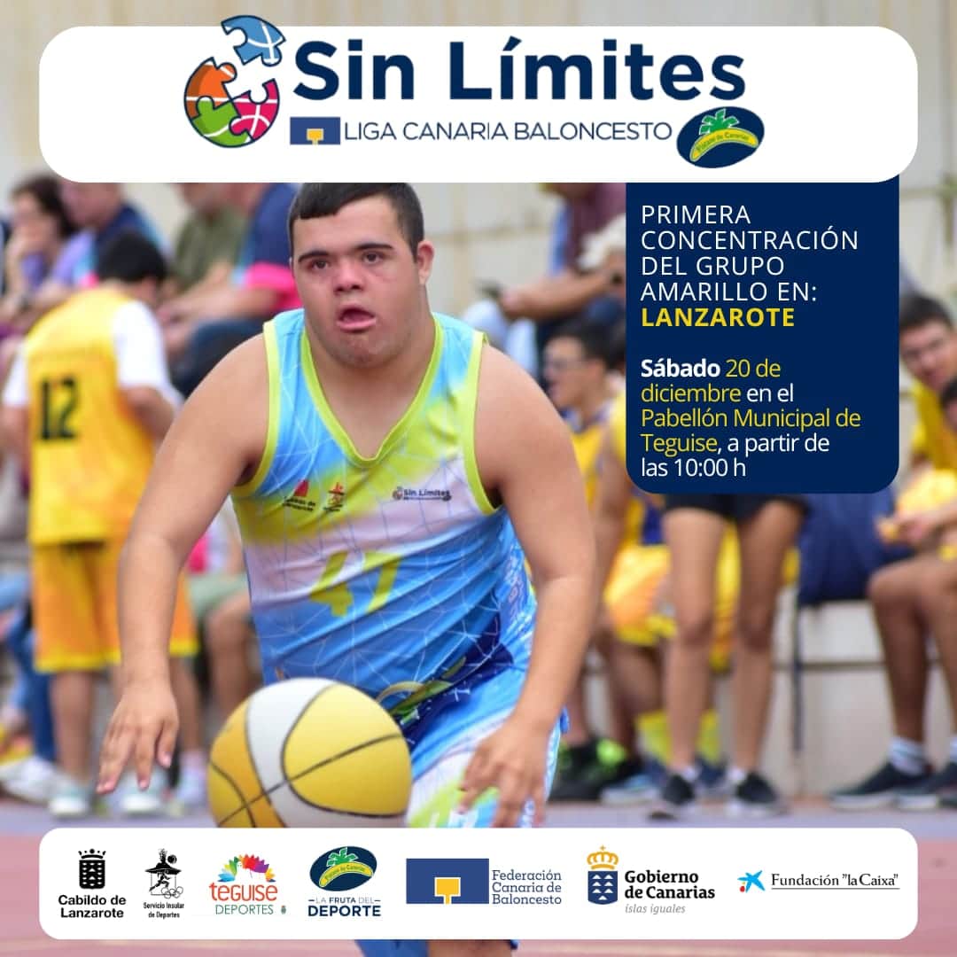 Joven jugador de baloncesto en acción en un partido en Lanzarote, con público en las gradas y jugando con un balón amarillo en una cancha cubierta.
