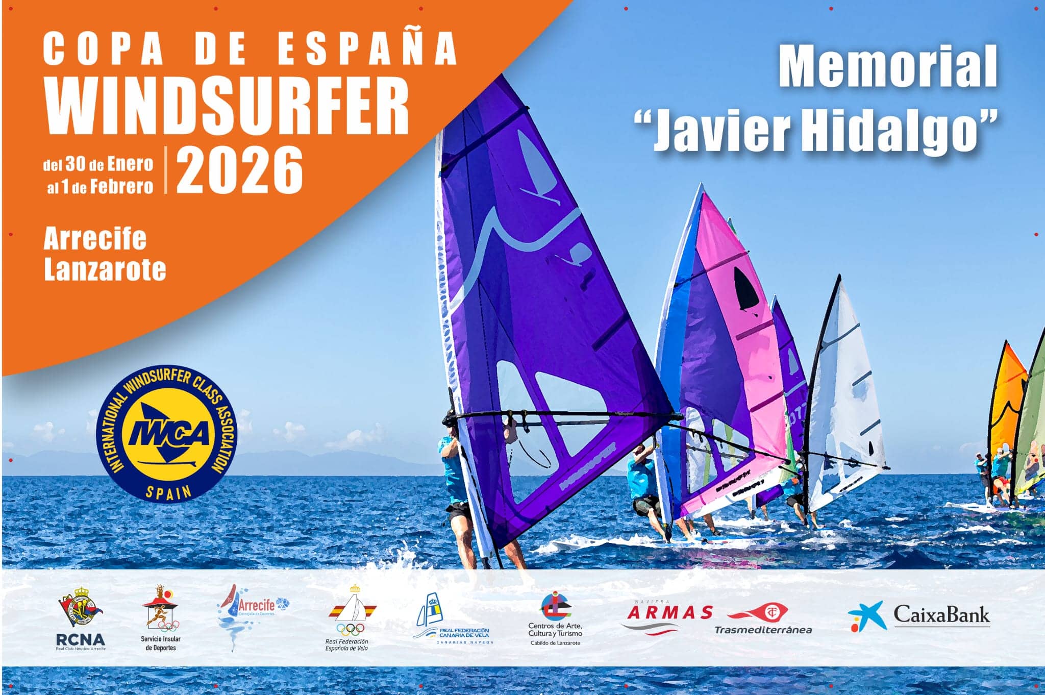 1. Espectadores practicando windsurf en el mar con velas coloridas durante la competición en Lanzarote, en un día soleado con cielo despejado.