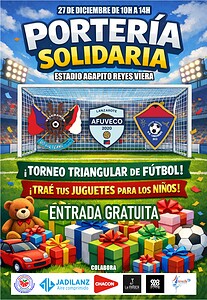 Juegos de fútbol con niños en el estadio Agapito Reyes Viera durante una jornada benéfica en Lanzarote. Se observa un arco con los escudos de diferentes equipos, además de regalos y juguetes para los niños, promoviendo la solidaridad y el deporte infantil. La imagen captura el espíritu de colaboración y diversión en un evento deportivo con entrada gratuita y un torneo triangular de fútbol.
