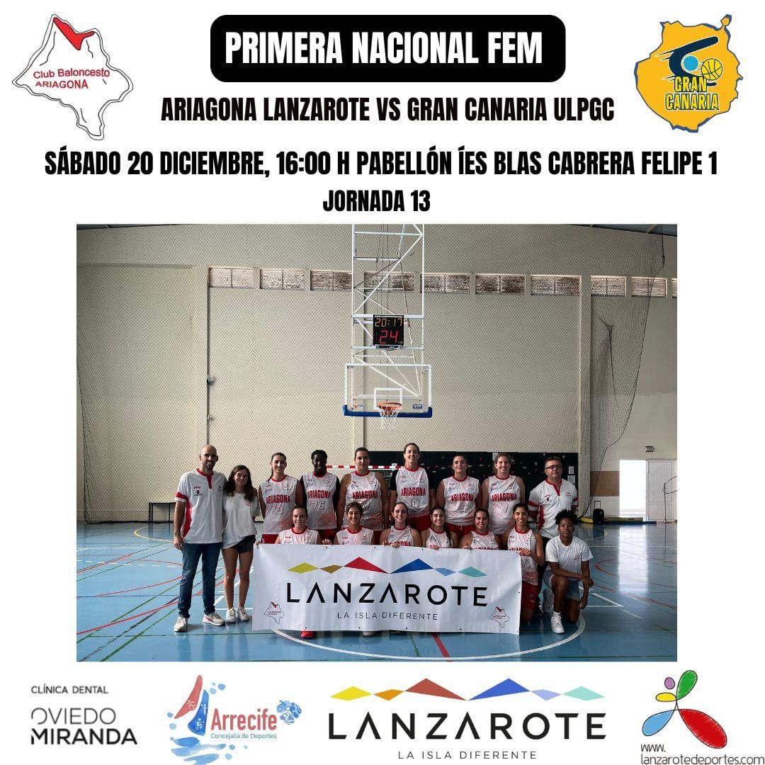 Lanzarote femenino jugando al baloncesto en una cancha cubierta con un equipo completo y el logo del club en la pancarta.