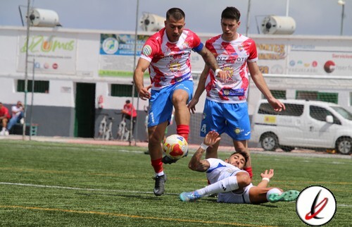 Adrian Barrera en la previa del partido aplazado de El San Bartolomé contra el Atlético Paso
