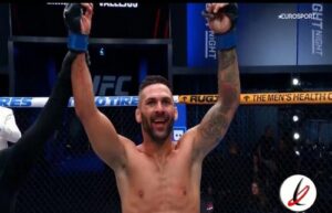 Hecher Sosa celebra su victoria en el debut en UFC contra Luan Lacerda, en una foto.
