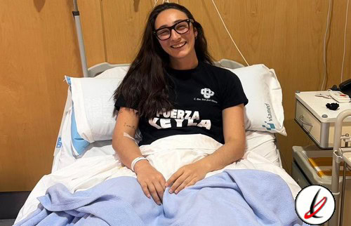Keyla Hernández tras su operación por la rotura del ligamento cruzado anterior en la rodilla izquierda