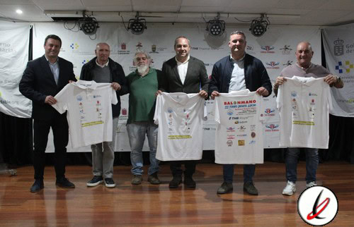 Presentación del torneo Ajaches con diapositivas y temática deportiva en la imagen.