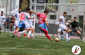 Sergio Mateo celebra la victoria del San Bartolomé CF ante el Tenisca en tenisca_1.jpg
