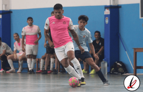 El Trican Lanzarote impone su pegada ante La Tiñosa en el estreno de la Tercera División